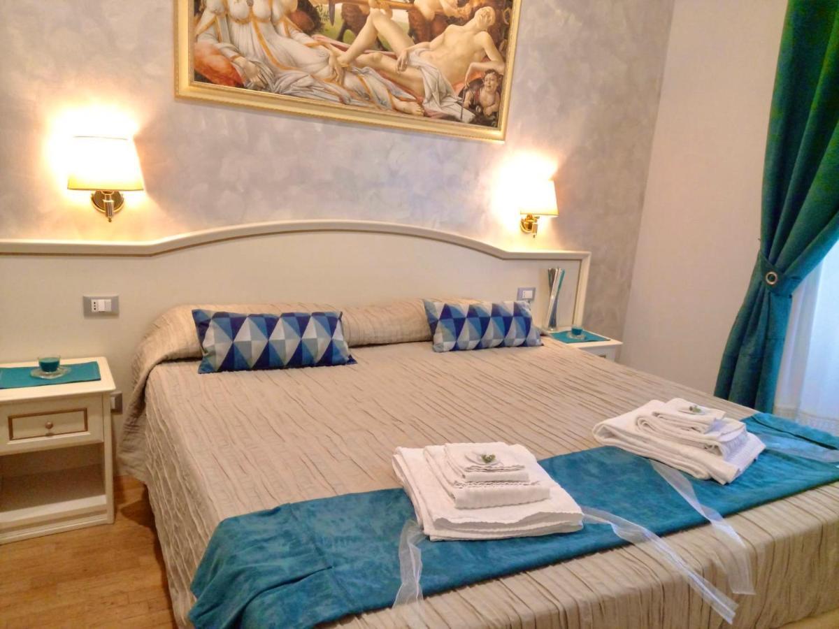 Domus Via Veneto Bed & Breakfast - Rome — Photos 1